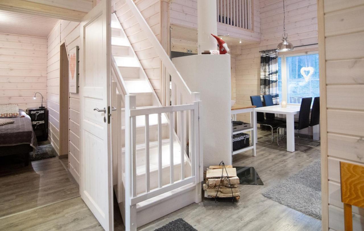 Ettomies II Guest House Äkäslompolo Екстериор снимка