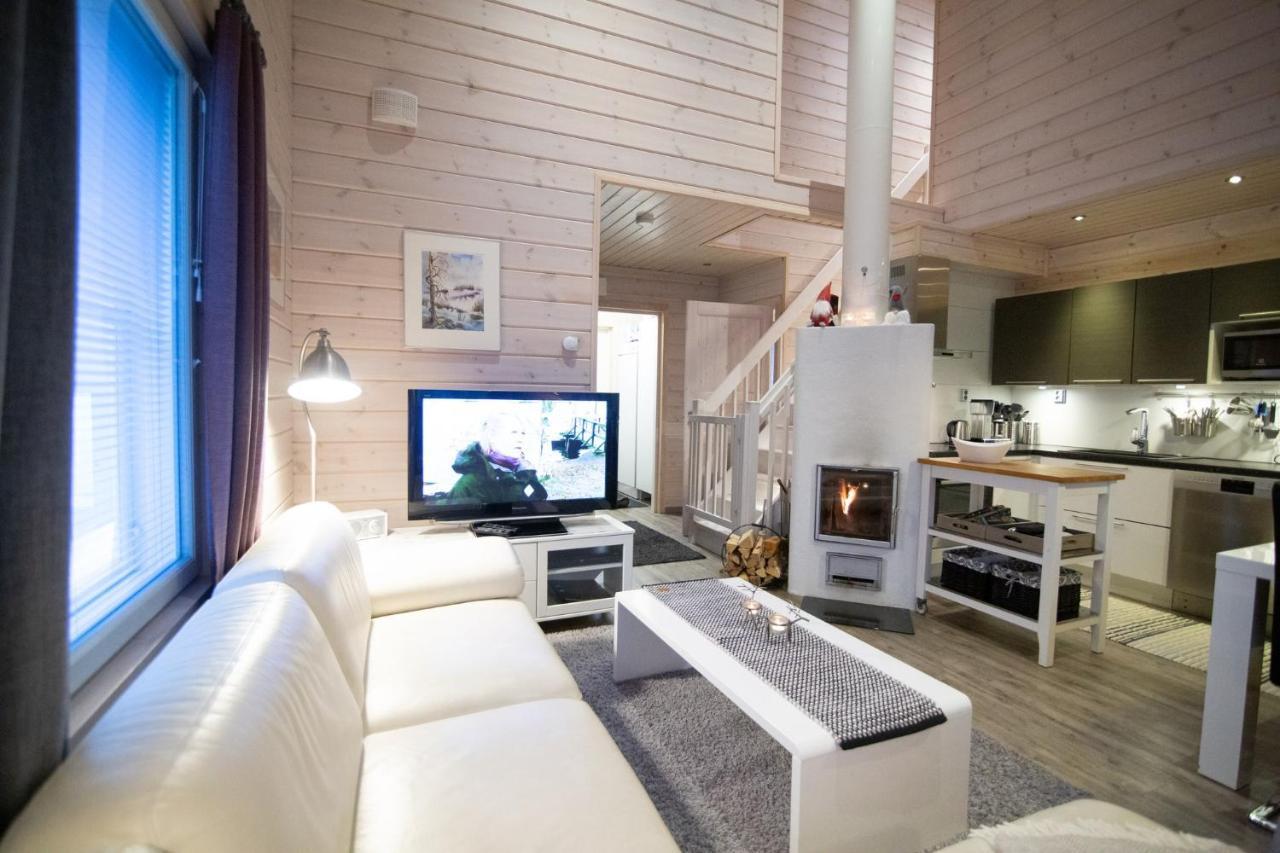 Ettomies II Guest House Äkäslompolo Екстериор снимка