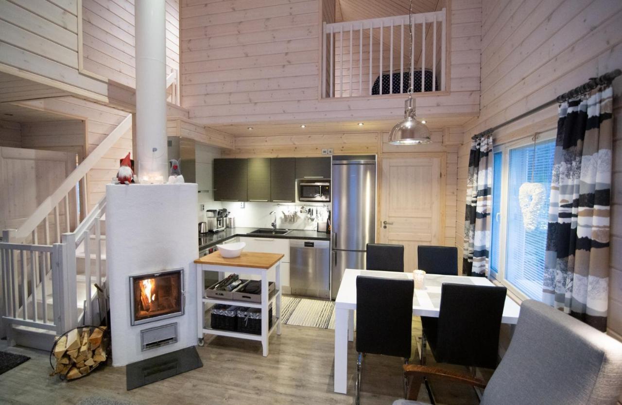 Ettomies II Guest House Äkäslompolo Екстериор снимка