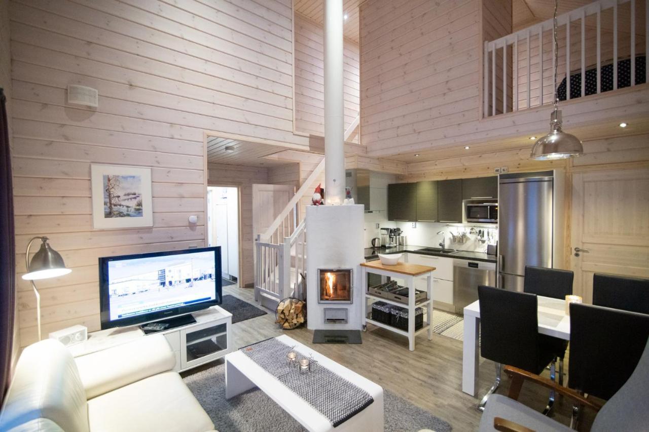 Ettomies II Guest House Äkäslompolo Екстериор снимка